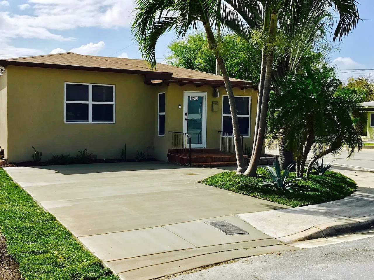 2 bed, 822 sqft, $2,800 — Photo 1