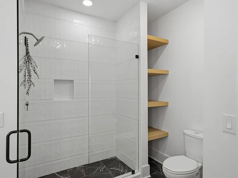7628 Delancey Dr — Photo 36