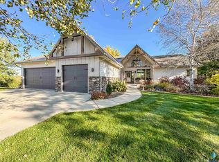 47936 Copperwood Cir, Harrisburg, SD 57032