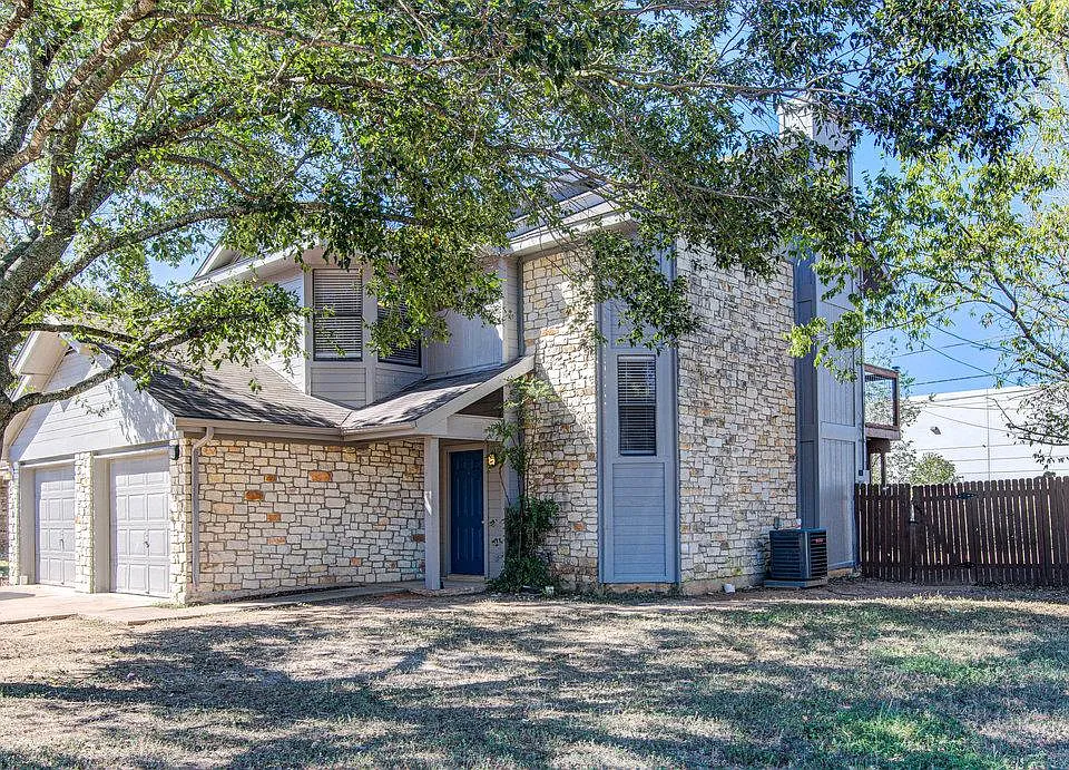 1205 Gregory Ln #1205