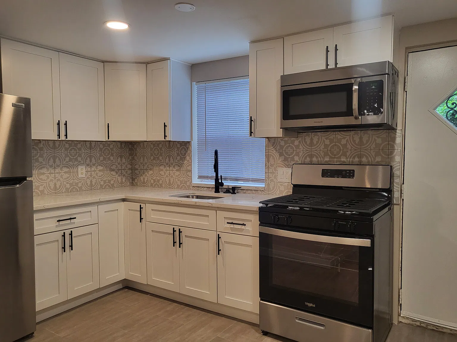 2 bed, 784 sqft, $1,650 — Photo 4