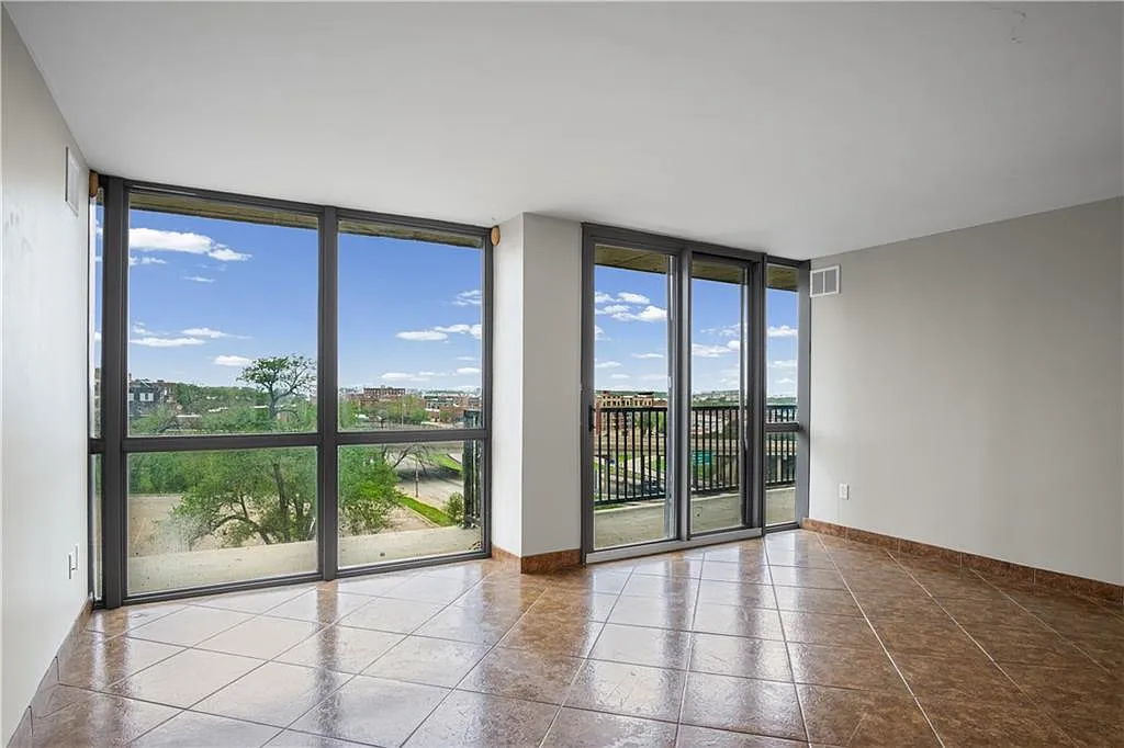 2 bed, 901 sqft, $1,650 — Photo 4