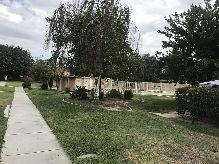 Villa Del Sol Apartments — Photo 9