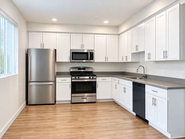 14825 Delano St #306