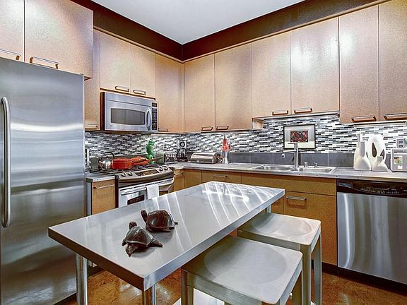 5th image of 1414 12th Ave Unit 315