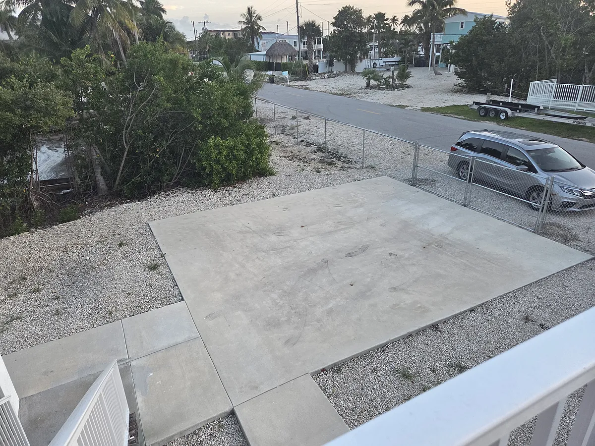 New perimeter fence installed - 799 Hazel St