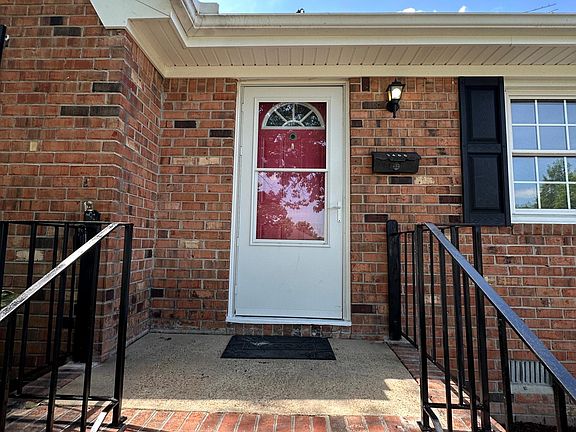 4th image of 3400 Petunia Cres