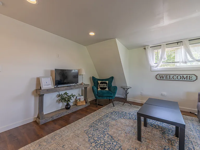 2906 Blue Star Hwy #4 — Photo 4