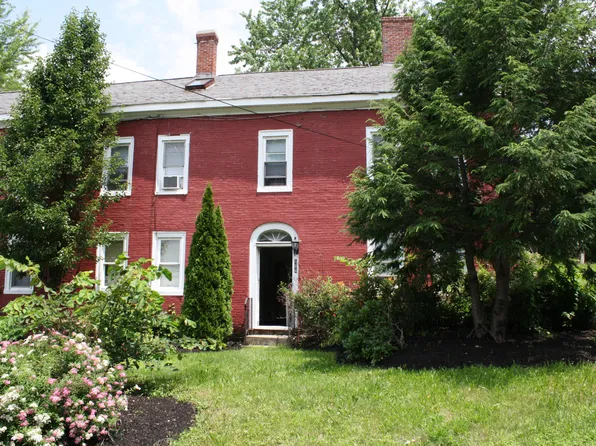 184 High St #2R, Jefferson, MA 01522