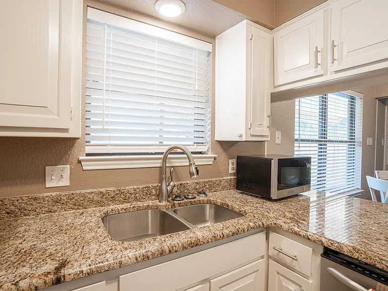 1429 Hall Dr — Photo 12