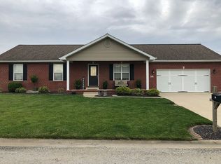 617 E Brook Dr, Aviston, IL 62216