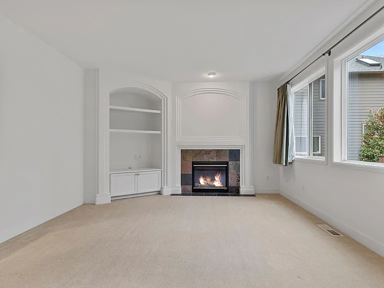 8835 237th Pl NE — Photo 18