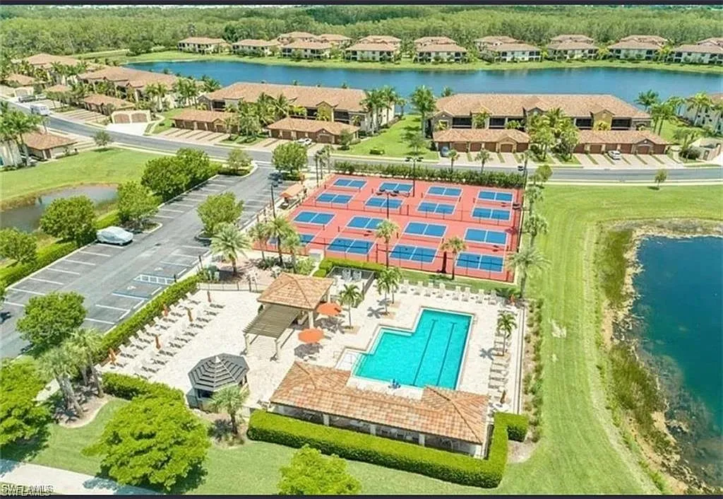 2 bed, 2.0 bath, 1194 sqft, $5,500 — Photo 3