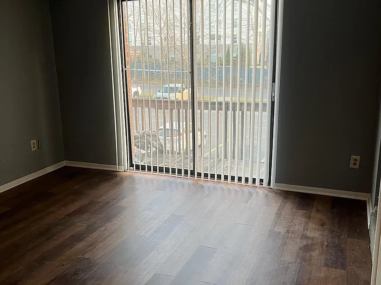 39 King Arthur Ct — Photo 3