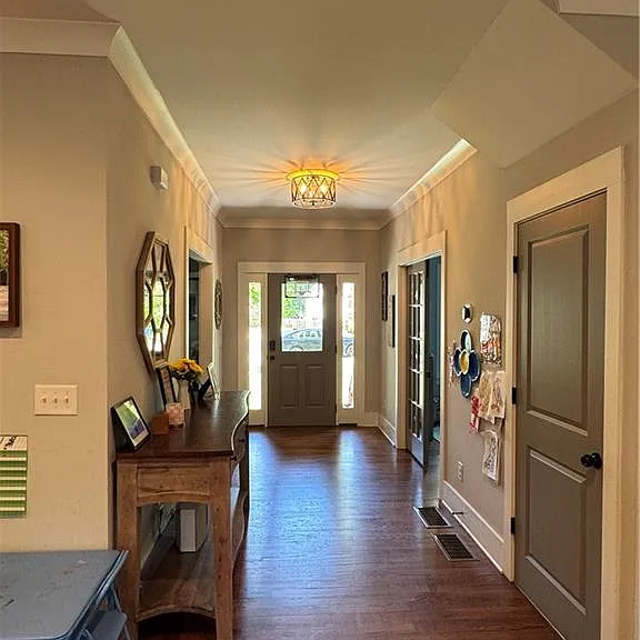 859 East Ave — Photo 4