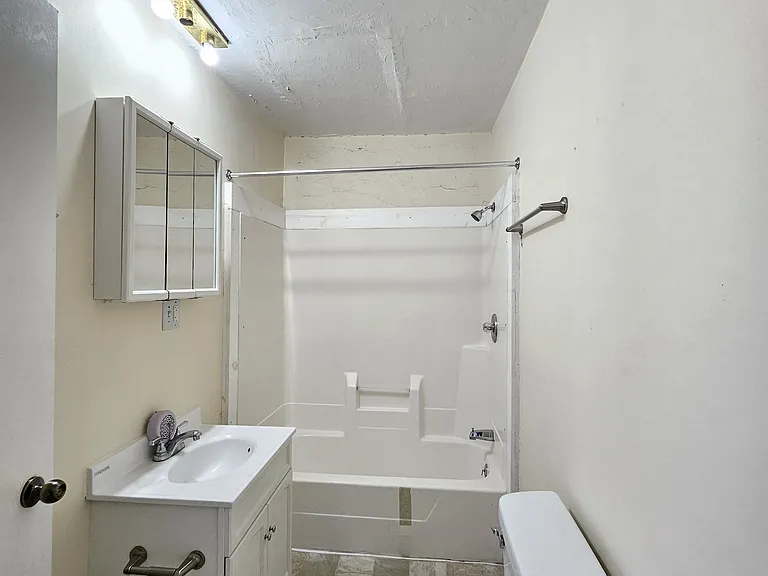 312 Sycamore St #12 — Photo 7