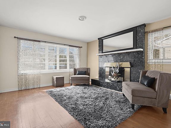 2nd image of 517 Winters Ln