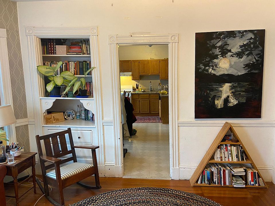 2nd image of 318 Beacon St #1R