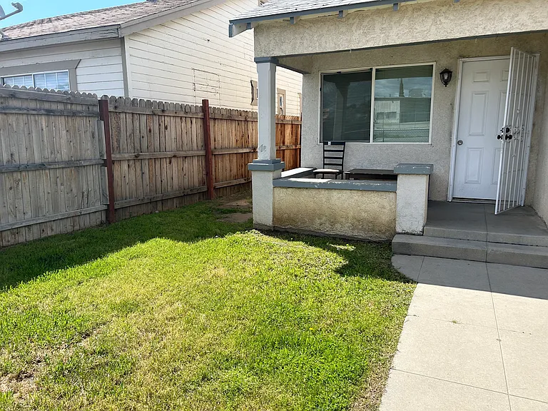 501 Grace St — Photo 3