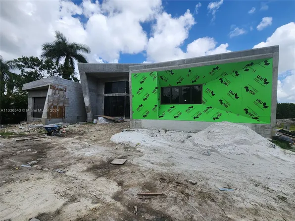 55 NW 158th St, Miami, FL 33169