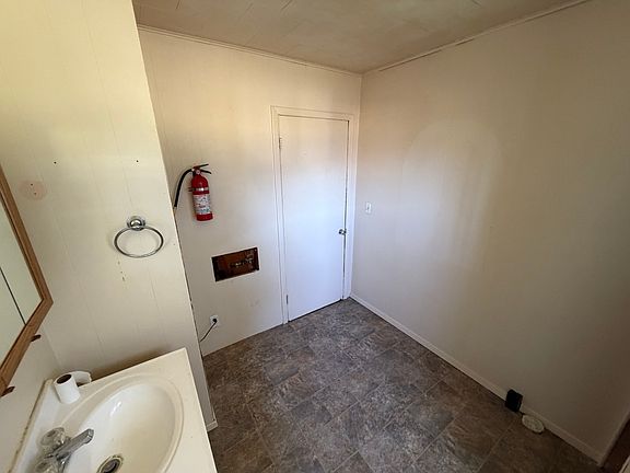 5th image of 411 Cooper Ln