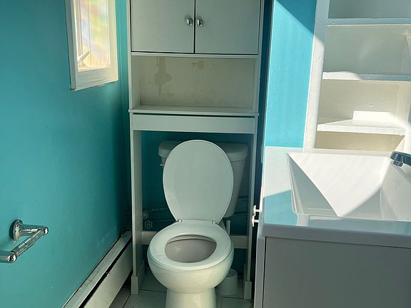 4th image of 43 Laidlaw Ave Floor 1
