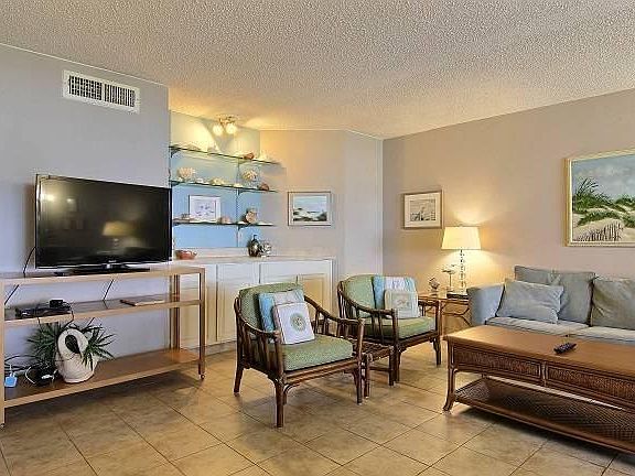 4th image of 800 Sandcastle Dr #121