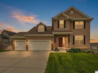 11931 Ashwood Dr, Bennington, NE 68007