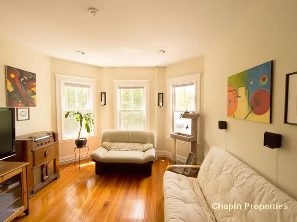 102 Franklin St #2, Brookline, MA 02445