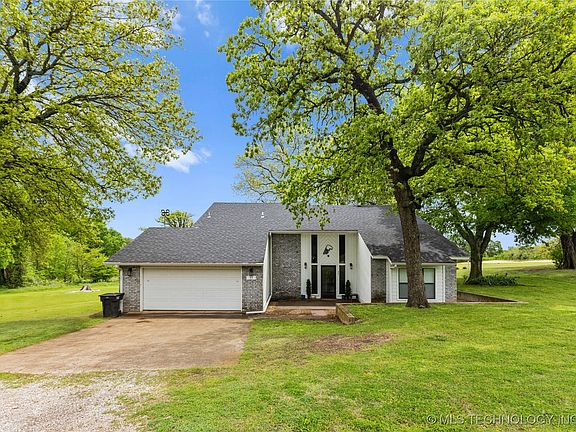 2nd image of 35 Arrowhead Dr