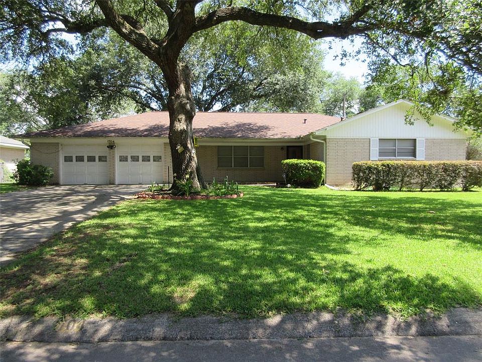 1st image of 1704 Ivie Lee St