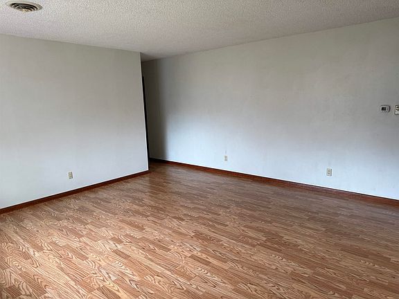 3rd image of 559 N Greenfield Dr