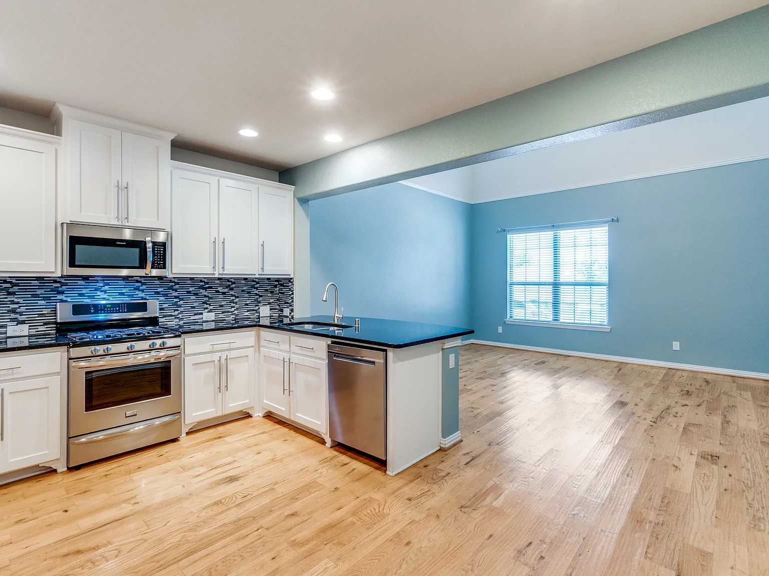531 Matthew Pl — Photo 4