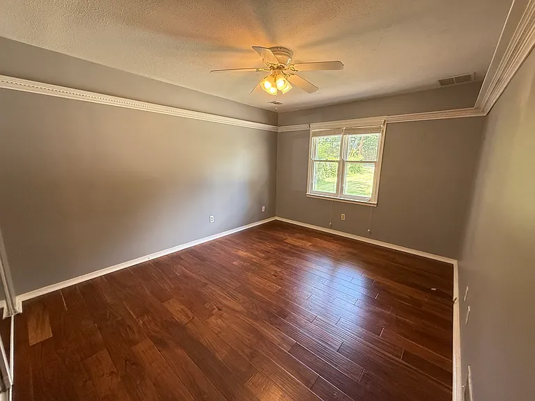 6108 Williams Rd — Photo 10