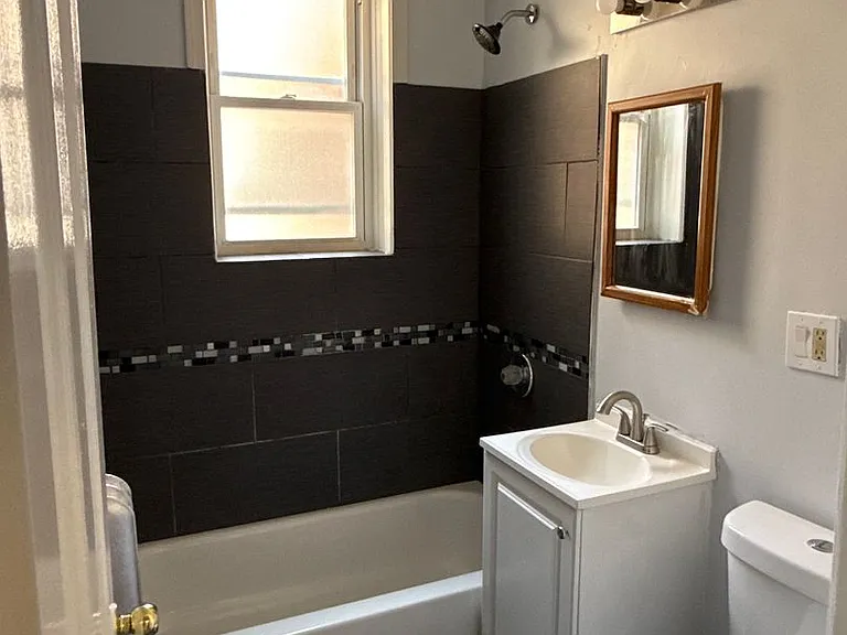 SPACIOUS 2 BEDROOM APARTMENTS AVAILABLE — Photo 79