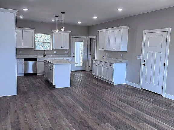 5th image of 10656 N Inza Ave