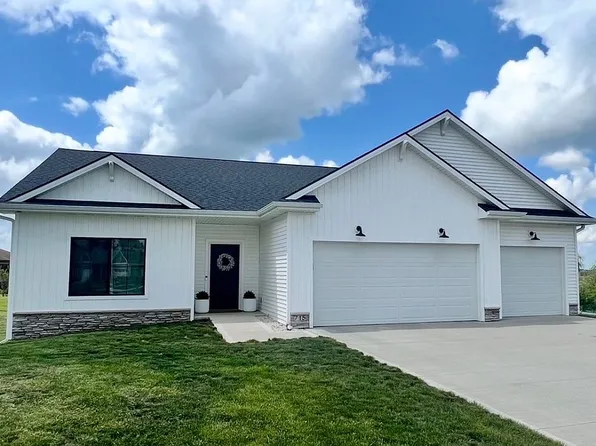 715 Lily Ln, Pleasantville, IA 50225