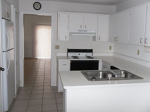 2nd image of 521 Carambola Ave