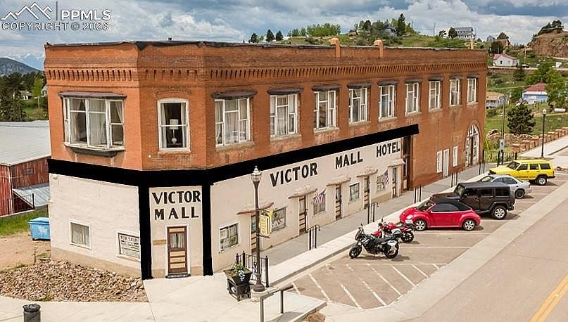 1st image of 400 Victor Ave