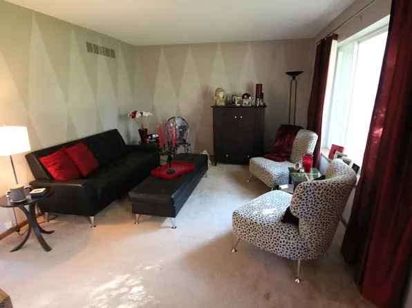 W163N11539 Windsor Ct, Germantown, WI 53022