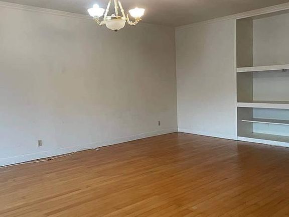 3rd image of 515 Anza St