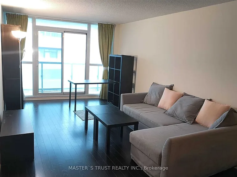 19 Grand Trunk Cres #3908 — Photo 5