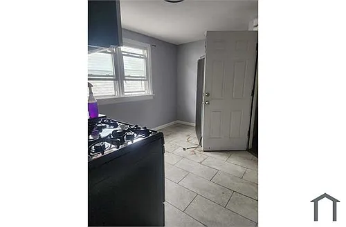 352 S 10th Ave Photo 1