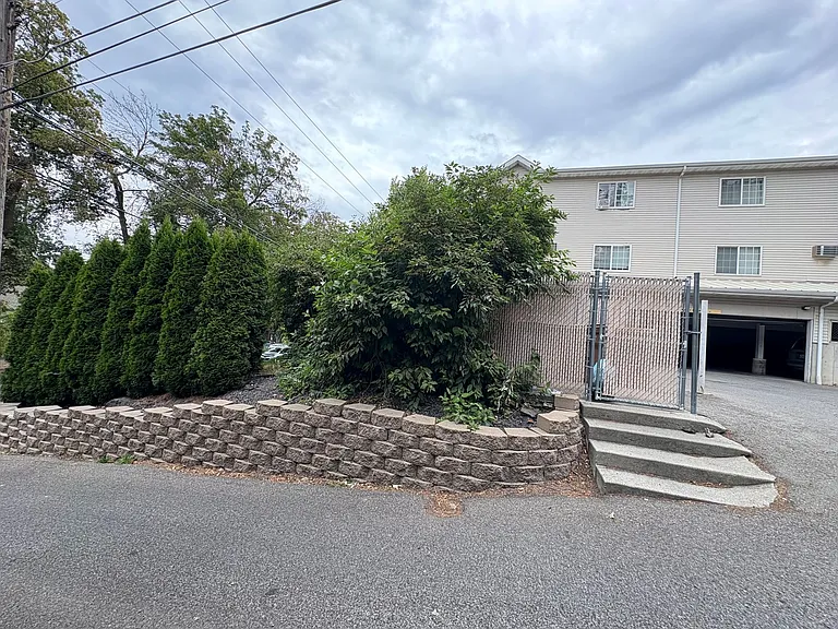 705 S Jefferson St — Photo 7