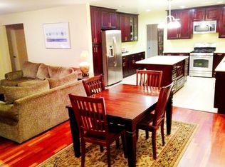 19020 Strathern St, Reseda, CA 91335