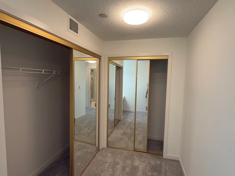 Chelsea Condos — Photo 60