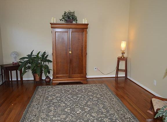 5th image of 8908 Merediths Branch Dr