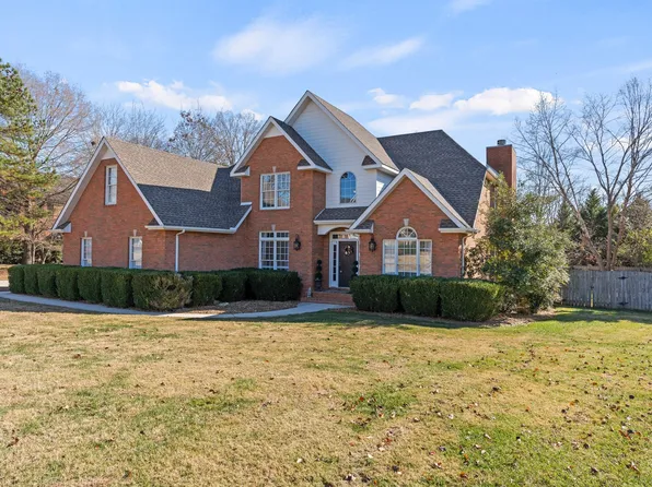 304 Albemarle Dr, Tullahoma, TN 37388