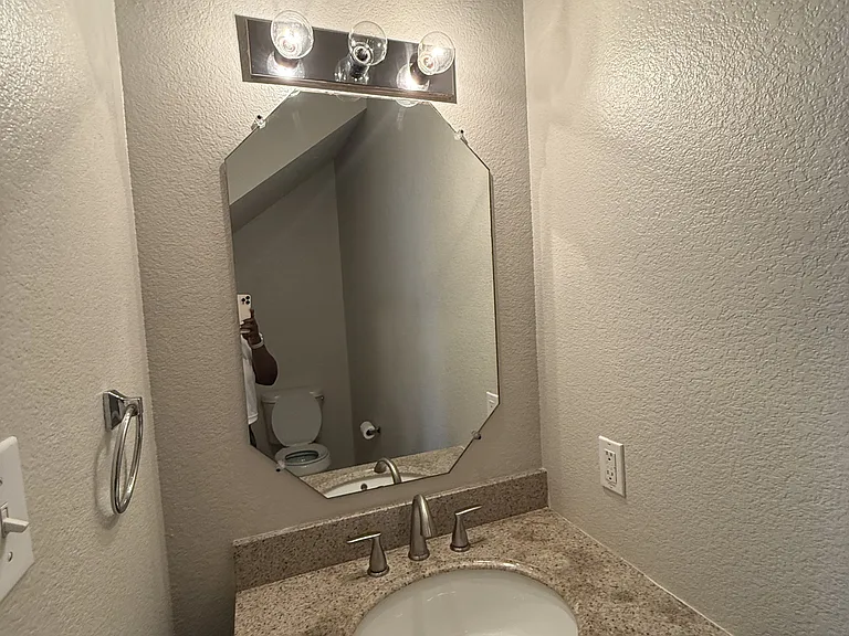 502 Constellation Dr — Photo 8
