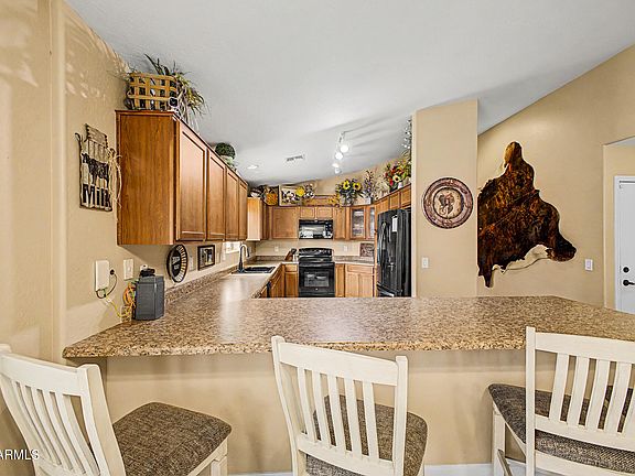 4th image of 21657 W HILTON Avenue